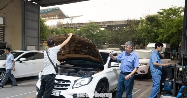 Mua ô tô cũ chưa hết hạn đăng kiểm phải đưa xe đi cập nhật thông tin