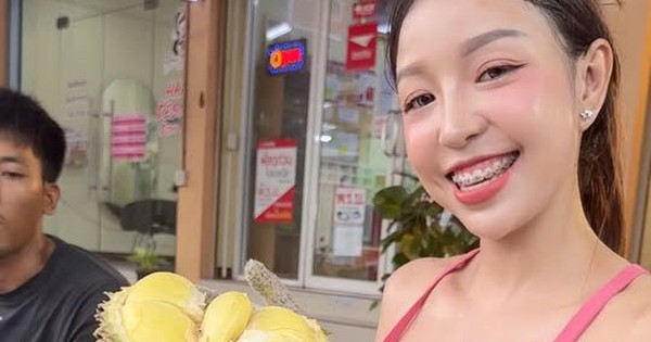 Ngồi bán sầu riêng nhưng có vóc dáng như hoa hậu, hot girl bất ngờ trở thành tâm điểm chú ý