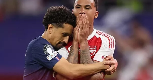 Khoảnh khắc sụp đổ của Arsenal sau trận chung kết Champions League
