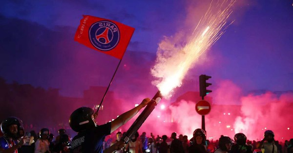 Paris hỗn loạn trong đêm PSG đăng quang Champions League