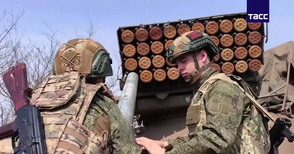 Binh sĩ Ukraine đối mặt sự lựa chọn lạnh lùng: Mua tự do bằng máu và tiền