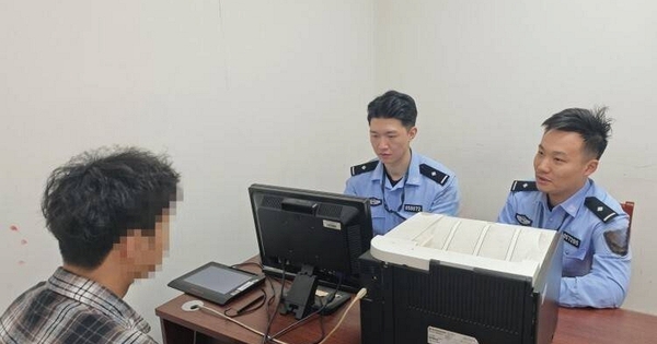 Mẹ vừa gọi điện báo chuyển khoản thành công 300 triệu đồng, con trai tá hỏa gọi ngay cảnh sát