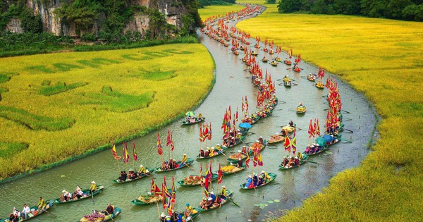 Ninh Bình đón lượng khách du lịch cao nhất trong dịp lễ Giỗ Tổ Hùng Vương và 30/4-1/5 nhưng nhưng 'quán quân' doanh thu lại thuộc về thành phố này