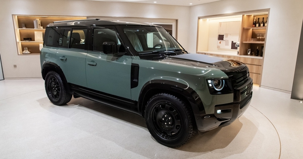 Cận cảnh Defender Trophy Edition đầu tiên tại Việt Nam: Giá gần 7,5 tỷ, nhiều trang bị off-road ‘tận răng’ phục vụ đi đua