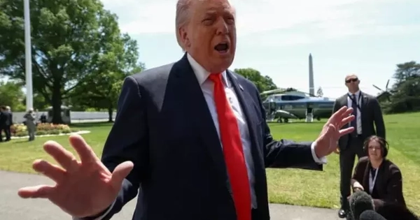 Tổng thống Mỹ Trump dọa 'xoá sổ' Iran khỏi mặt đất