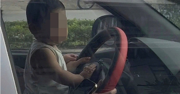 Để trẻ em ngồi trước vô lăng khi lái xe: Nữ tài xế Hà Nội tường trình gì?