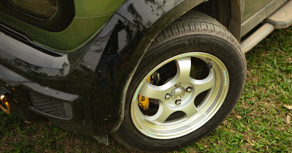 VF3 leo dốc nguy hiểm cách Hà Nội 80km