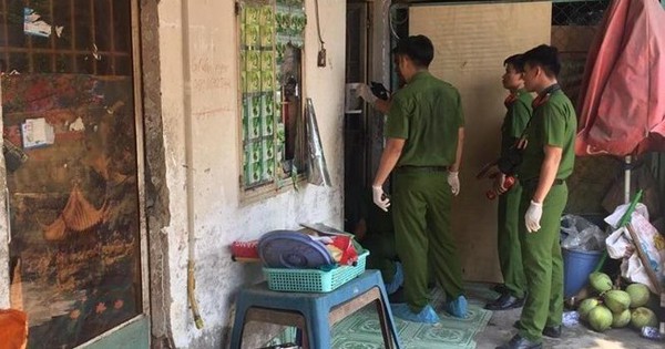 Bé gái 4 tuổi tử vong sau nhiều lần bị mẹ đẻ và người tình bạo hành, bỏ đói