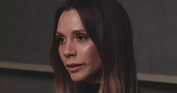 Victoria Beckham đáp trả cáo buộc của con trai