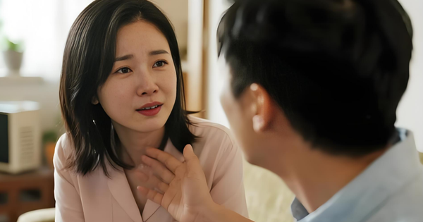 Chị chồng tái hôn, tôi định mừng món quà nho nhỏ nhưng chồng quát thẳng: Không được, thế thì quá mất mặt!