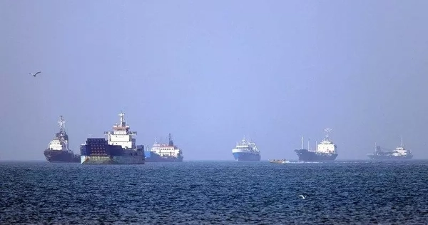 Lần đầu tiên, tàu của công ty Trung Quốc bị tấn công trên eo biển Hormuz