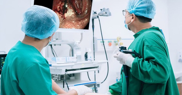 Phát hiện chảy máu dạ dày chỉ từ một dấu hiệu mờ nhạt