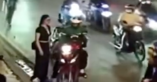 Tài xế xe ôm công nghệ chặn đánh người giữa đường ở TPHCM