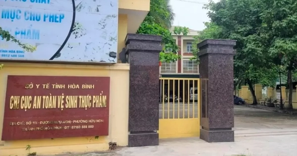 Cựu Chi cục trưởng Chi cục An toàn vệ sinh thực phẩm tỉnh Hòa Bình cũ nhận hối lộ 2,2 tỷ đồng