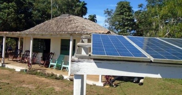 Giữa vòng kiềm toả năng lượng của Mỹ, Cuba nhận món quà quý từ nước cạnh Việt Nam