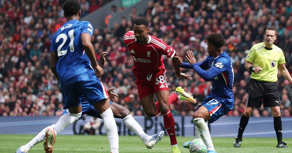 Liverpool hòa Chelsea 1-1, tiến gần suất dự Champions League