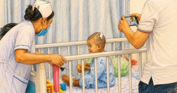 Người thân từ chối nuôi bé trai 2 tuổi bị mẹ đẻ bạo hành: Tuổi thơ không ai cần mình ấy, phải dùng bao nhiêu năm để chữa lành đây?