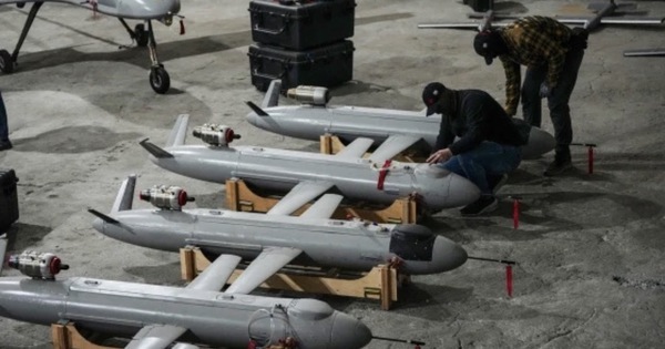 Ukraine tung hàng trăm UAV tấn công hạ tầng dầu mỏ ở Nga