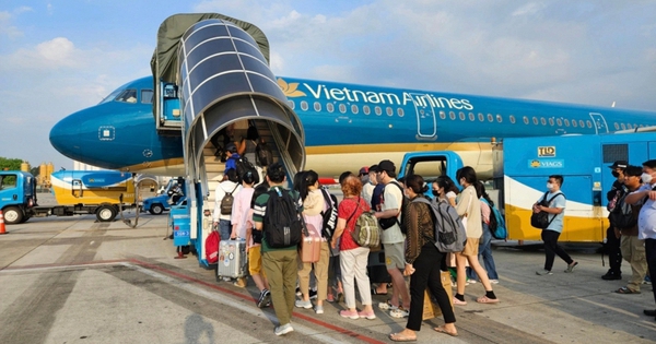 Tin vui cho người đi máy bay: Từ ngày 1/7, nhiều dịch vụ hàng không giảm giá mạnh