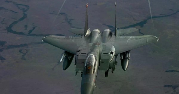 Tiêm kích F-15E bị bắn rơi tại Iran do trúng tên lửa vác vai của Trung Quốc?