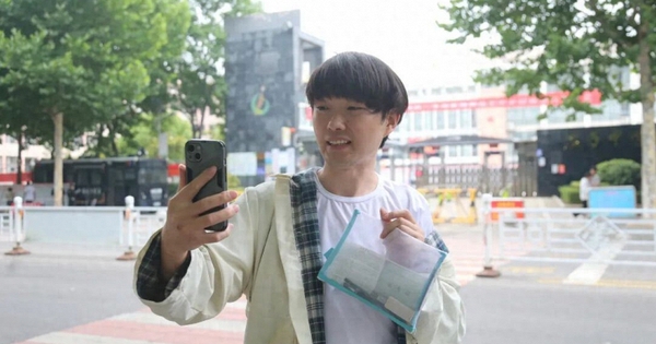 Phát hiện nam sinh từng cố tình nộp giấy trắng để được 0 điể