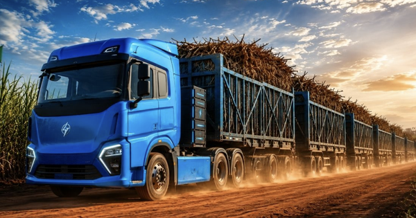 Phát hiện xe tải Trung Quốc di chuyển liên tục không phát ra