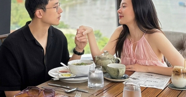 Midu mặc váy rộng thùng thình bên chồng thiếu gia,