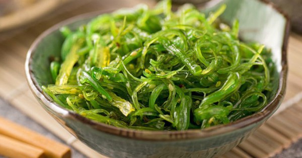 Đừng chỉ uống nước để giảm cân mùa hè: 5 thực phẩm ăn buổi t