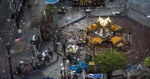 Vụ đánh bom rúng động giữa trung tâm Bangkok khiến hơn 140 n