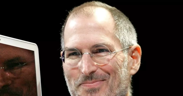 Steven Jobs là ai mà vào đề thi Ngữ văn THPT 2026 gây sốt