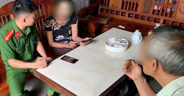 Đôi vợ chồng rủ hàng xóm tham gia "hợp đồng kỳ nghỉ" để tiền