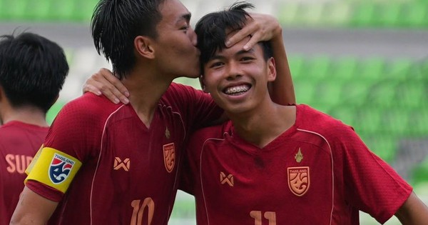 Tuyển Campuchia thua đậm, ngậm ngùi nhìn tuyển Thái Lan vào 