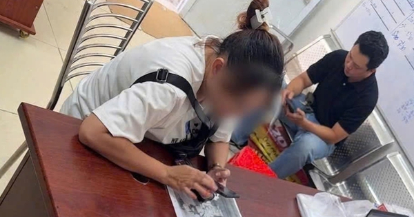 Công an xử lý người phụ nữ 