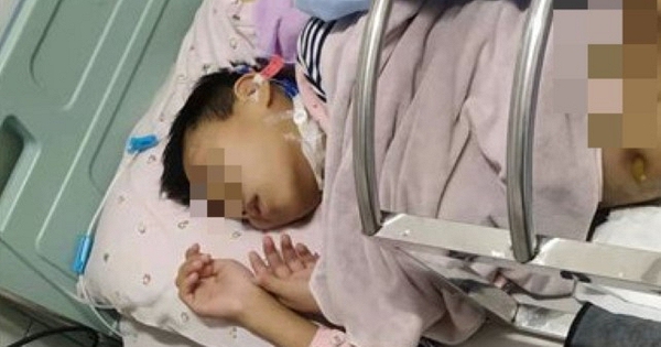 1 học sinh lớp 5 vào thẳng phòng cấp cứu sau khi uống loại nước người lớn cực mê, cứ mệt hay buồn ngủ là mua uống