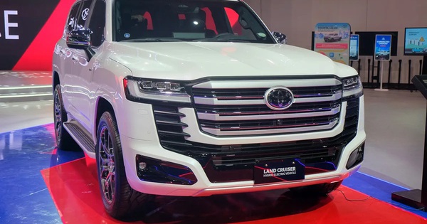 Toyota Land Cruiser Hybrid ra mắt ĐNÁ: Chốt giá gần 3 tỷ, vẫn dùng máy V6 3.5L, dễ 'cháy hàng' khi về Việt Nam