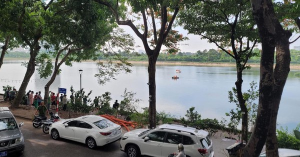 Hà Nội: Hiện trường vụ nam sinh lớp 11 đuối nước tử vong ở hồ Linh Đàm