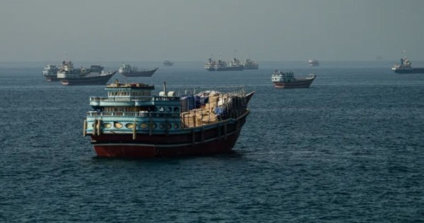 Bị hải quân Mỹ phong tỏa cảng đã khiến Iran mất gần 6 tỷ đô la doanh thu dầu mỏ như thế nào?