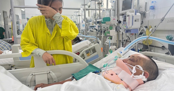 Người mẹ đơn thân gặp nạn, con gái khóc lạc giọng: “Con chỉ mong mẹ khỏe để về với con”