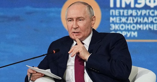Sau loạt đòn tập kích xuyên sâu, ông Putin thừa nhận Ukraine ngang sức, báo động thách thức mới với Nga