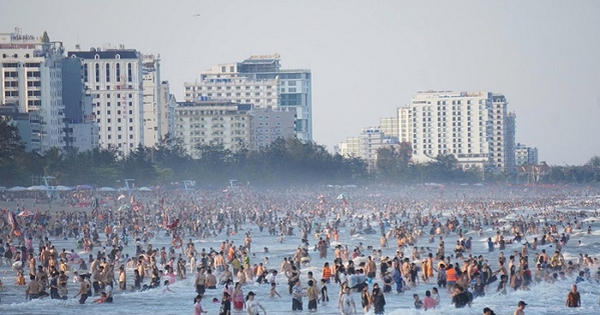 "Một nửa Việt Nam đang gặp nhau ở Sầm Sơn"