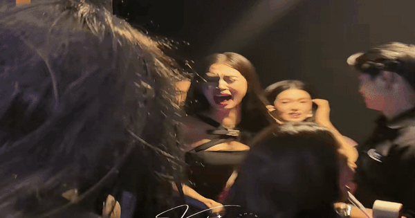 Clip hot: Tiểu Vy la thất thanh, bỏ chạy khiến cả ê kíp nháo