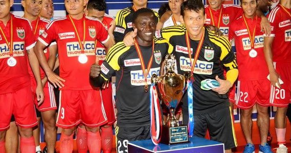Cựu vương V.League xuống hạng, tuyển thủ Việt Nam nói lời ng