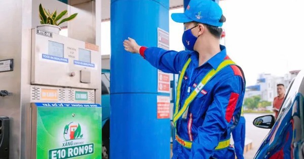 Doanh nghiệp nói chi phí tăng khi bán xăng E10: Bộ Công thươ