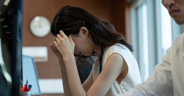 Mẹ chồng đưa tôi giữ sổ đỏ, 3 năm sau tôi mới biết