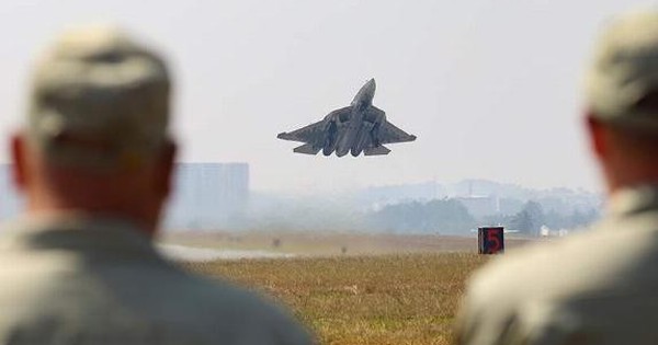 Ông Putin gọi Su-57 là 'chiến đấu cơ tốt nhất thế giới'