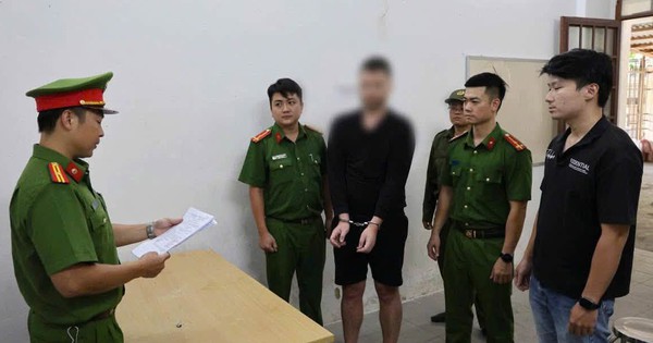 Bắt tạm giam đối tượng người nước ngoài đập phá quán cà phê 