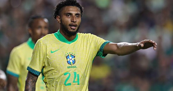 Pha "bẻ lái" không tưởng: Cầu thủ Brazil đang ngồi