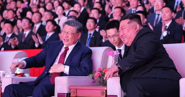 Chủ tịch Trung Quốc dự tiệc chiêu đãi, xem ca nhạc cùng Chủ 