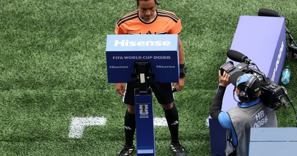 FIFA thay đổi quy trình VAR tại tứ kết World Cup sau làn sóng tranh cãi gay gắt và cáo buộc dàn xếp tỉ số