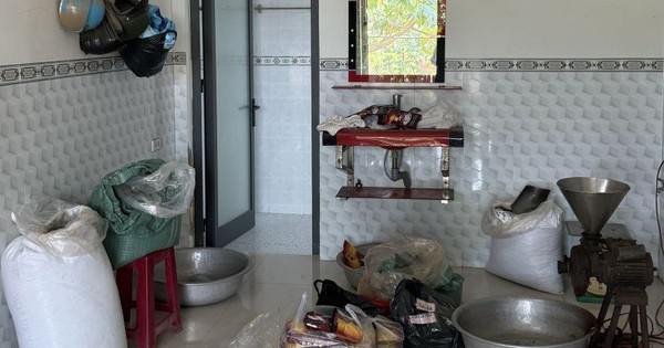 Kiểm tra đột xuất cửa hàng tạp hóa, khởi tố người đàn ông 36 tuổi